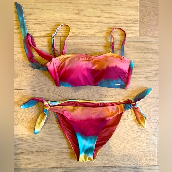 Multi way bikini in like new condition - Picture 1 of 1